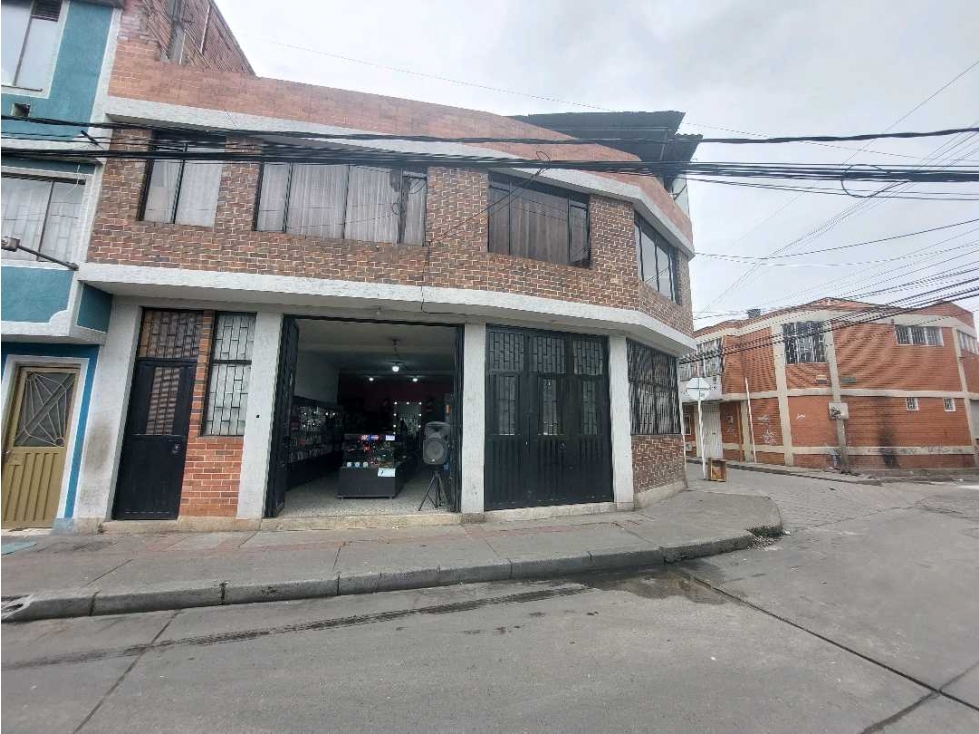CASA EN VENTA CON 2 LOCALES Y APARTAMENTOS EN ENGATIVA VILLA EL DORADO — foto 2