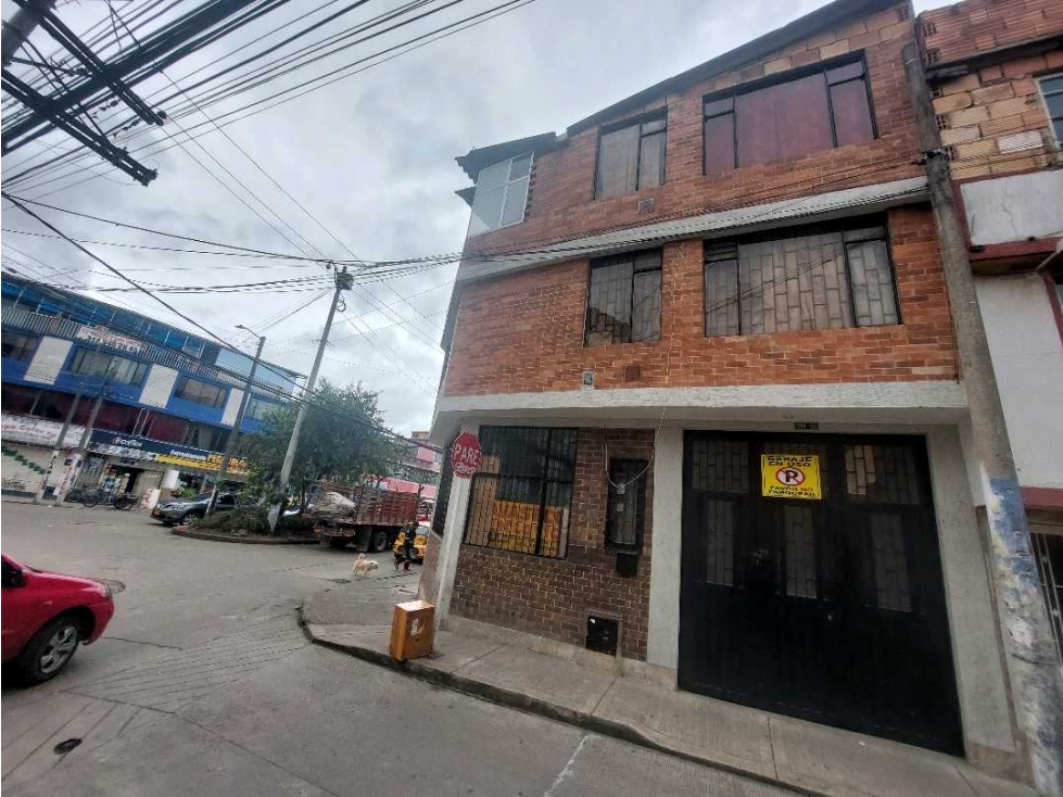 CASA EN VENTA CON 2 LOCALES Y APARTAMENTOS EN ENGATIVA VILLA EL DORADO — foto 3