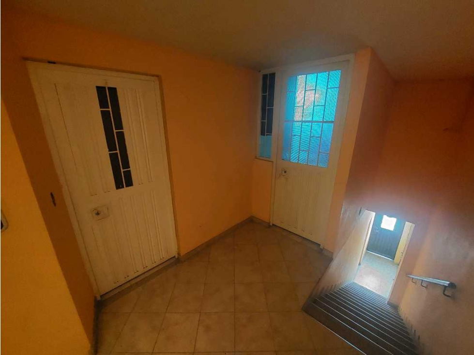 CASA EN VENTA CON 2 LOCALES Y APARTAMENTOS EN ENGATIVA VILLA EL DORADO — foto 4