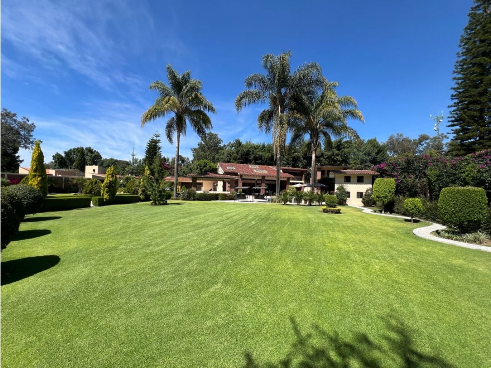 CASA EN VENTA | AVANDARO | ALBERCA, JACUZZI Y GRAN JARDÍN — foto 2