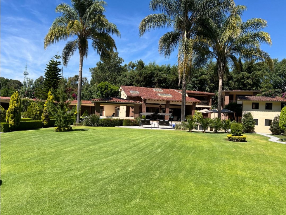 CASA EN VENTA | AVANDARO | ALBERCA, JACUZZI Y GRAN JARDÍN