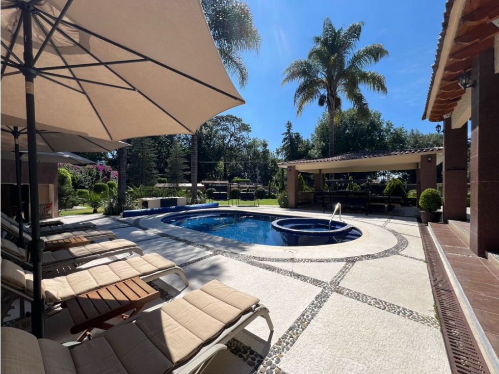 CASA EN VENTA | AVANDARO | ALBERCA, JACUZZI Y GRAN JARDÍN — foto 4