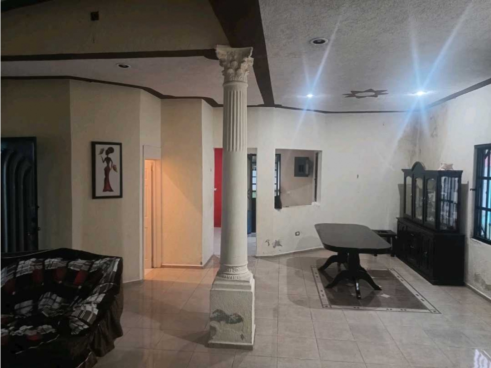 Casa en Venta con Alberca y amplio Terreno. Villas San Miguel. Rio Sec — foto 2