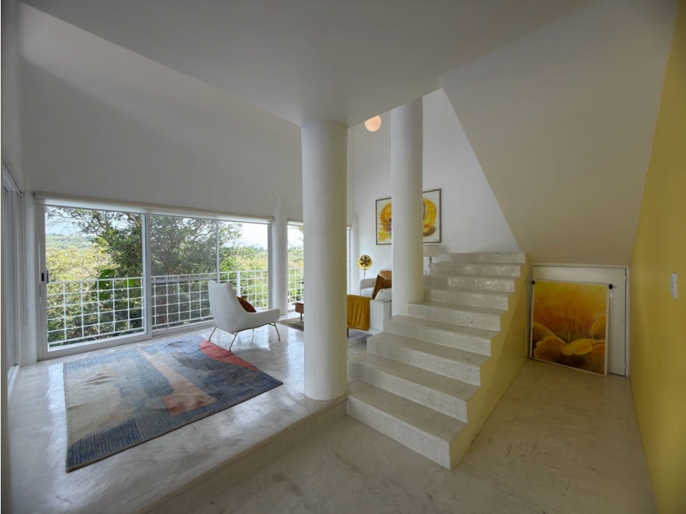 Casa en venta con alberca y jardín privados en Frac. Lomas de Cocoyoc - 4