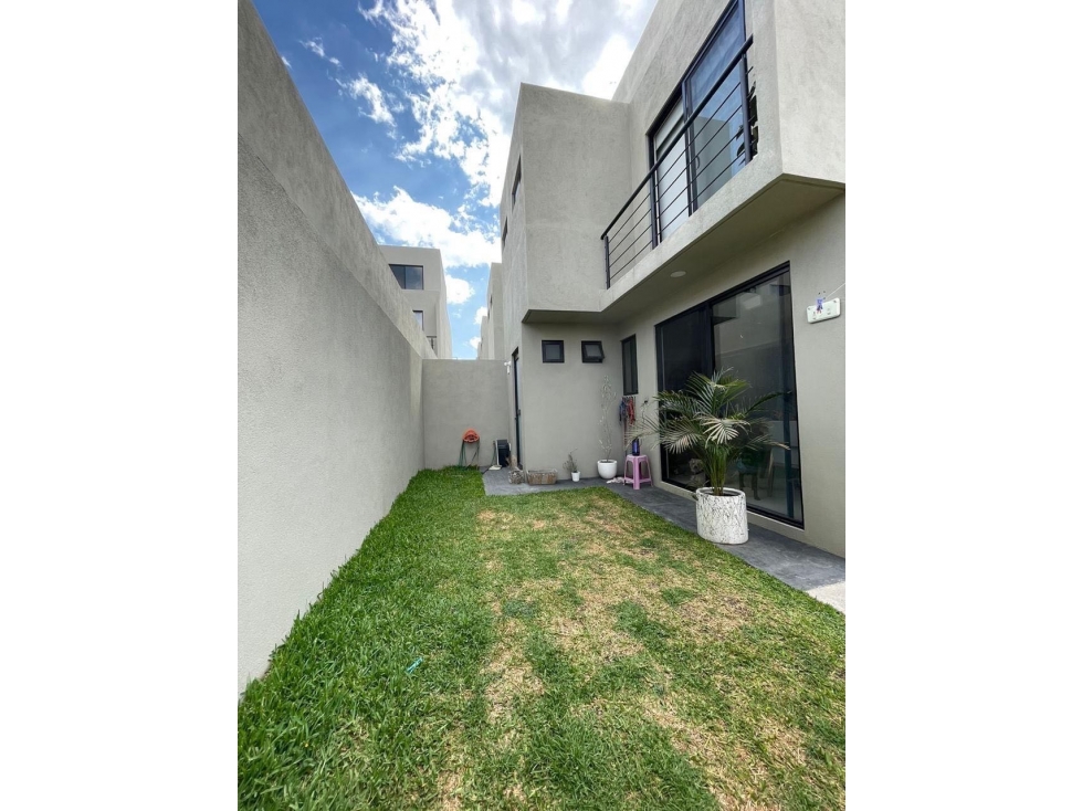 Casa en venta con amplio jardín y roofgarden — foto 6
