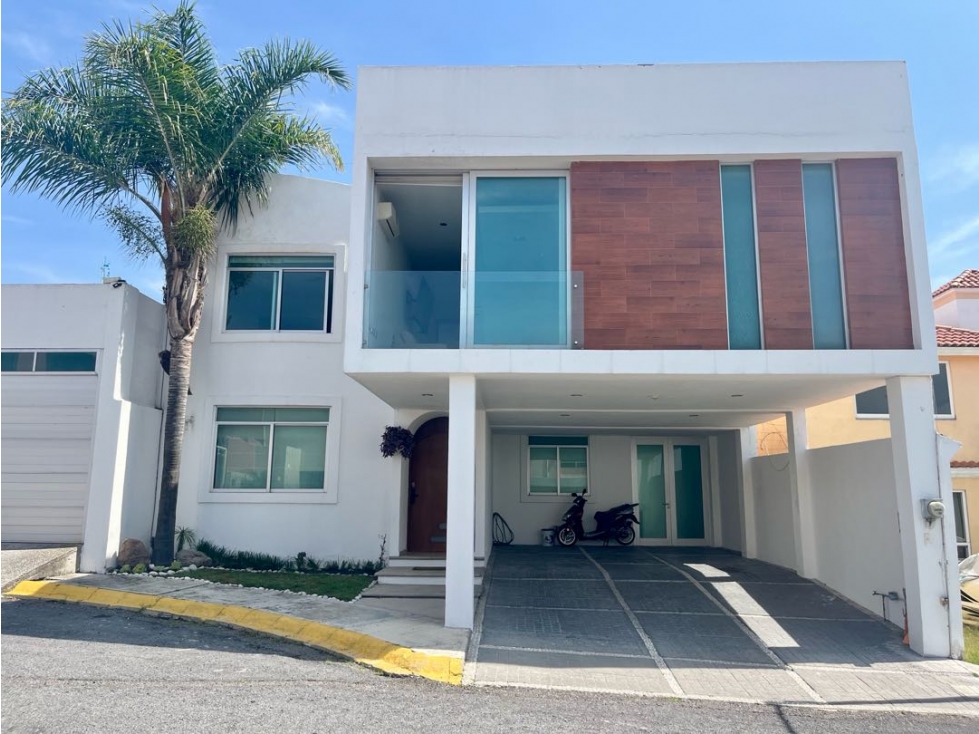 Casa en venta con amplio jardín en Puebla - 2