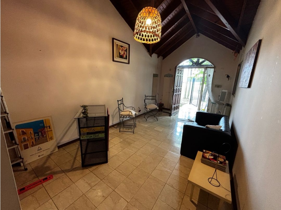 Casa en venta con dos dormitorios, cochera y patio - 4