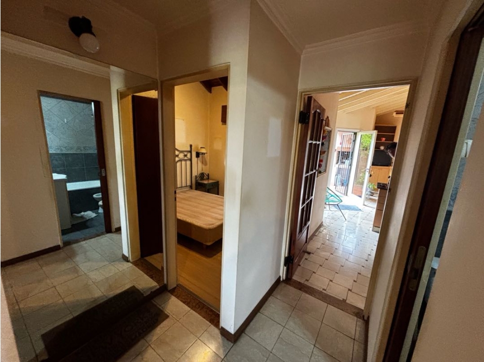 Casa en venta con dos dormitorios, cochera y patio - 6