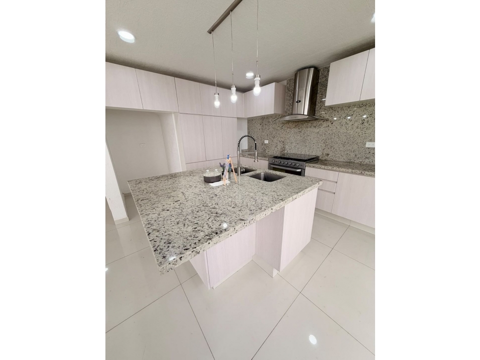 Casa en venta con espectacular vista a 2 minutos de Chedraui Cascatta — foto 4