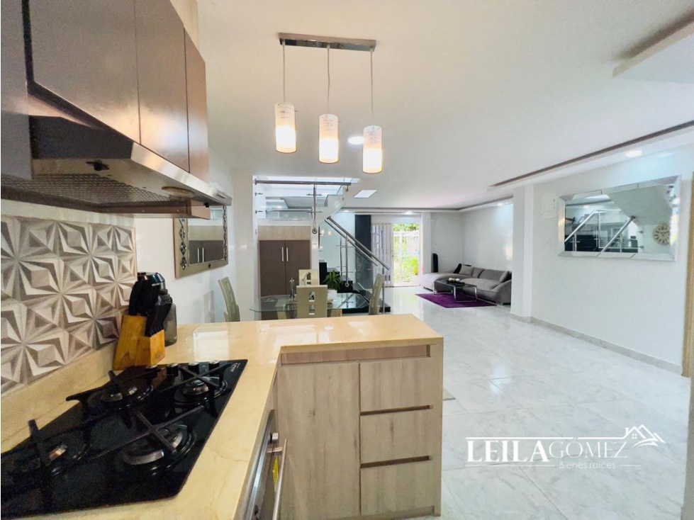 Casa En Venta con excelentes acabados DOS PLANTAS Barrio El Socorro — foto 2