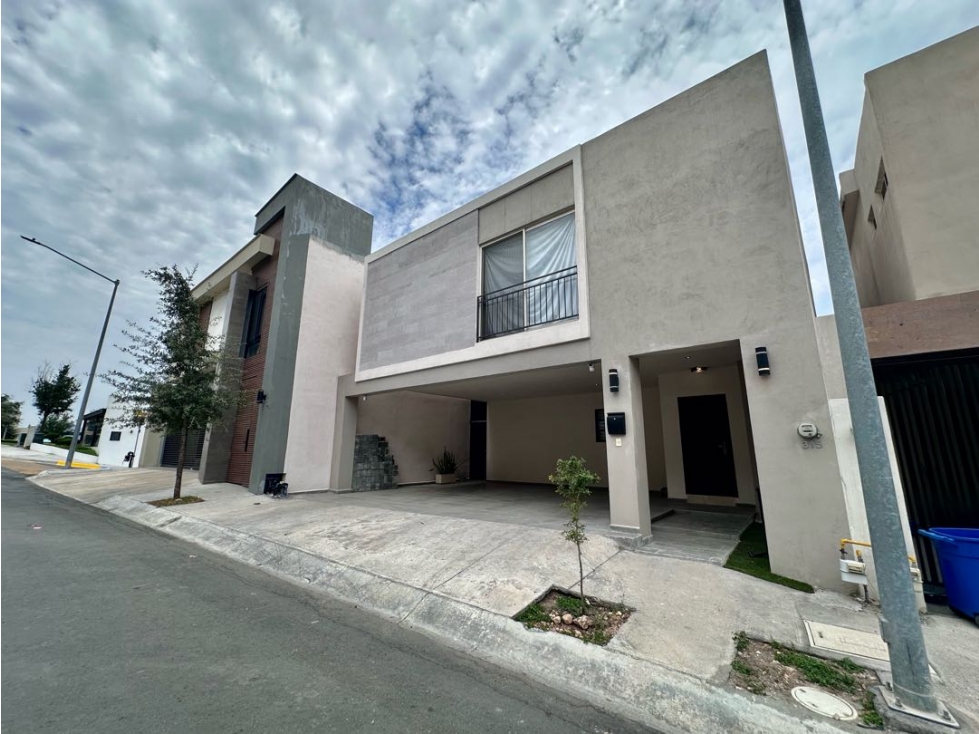Casa en venta con gran patio descendente en Monteleva Dominio — foto 2