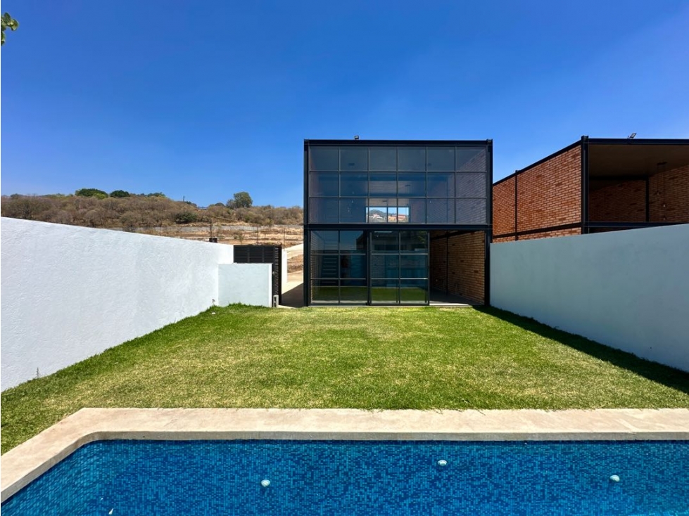 Casa en venta con jardin y alberca privados en Cuernavaca por 2.8 MDP — foto 2
