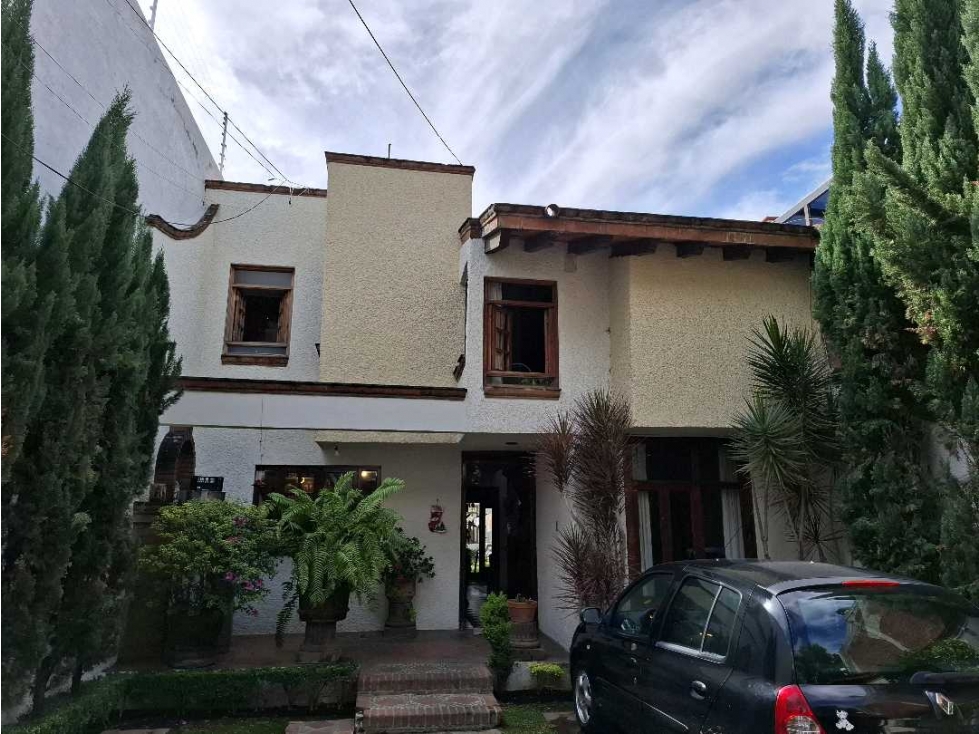 CASA EN VENTA CON JARDIN Y HABITACION EN PLANTA BAJA ACUEDUCTO MORELIA — foto 2