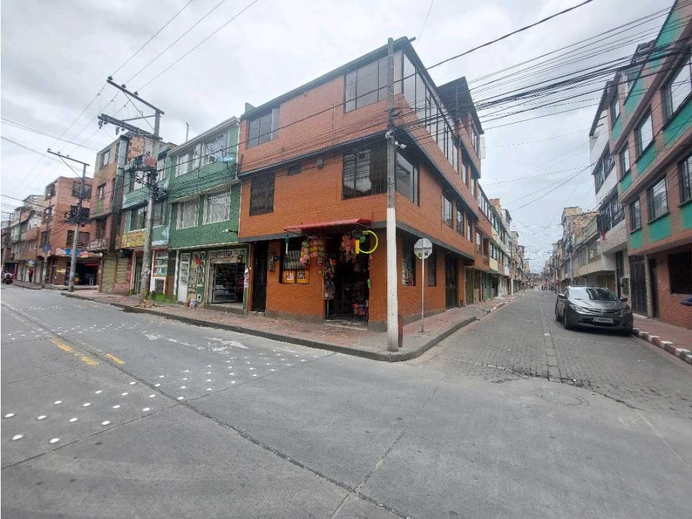 CASA EN VENTA RENTABLE CON LOCALES Y APARTAMENTOS EN ENGATIVA ALAMEDA
