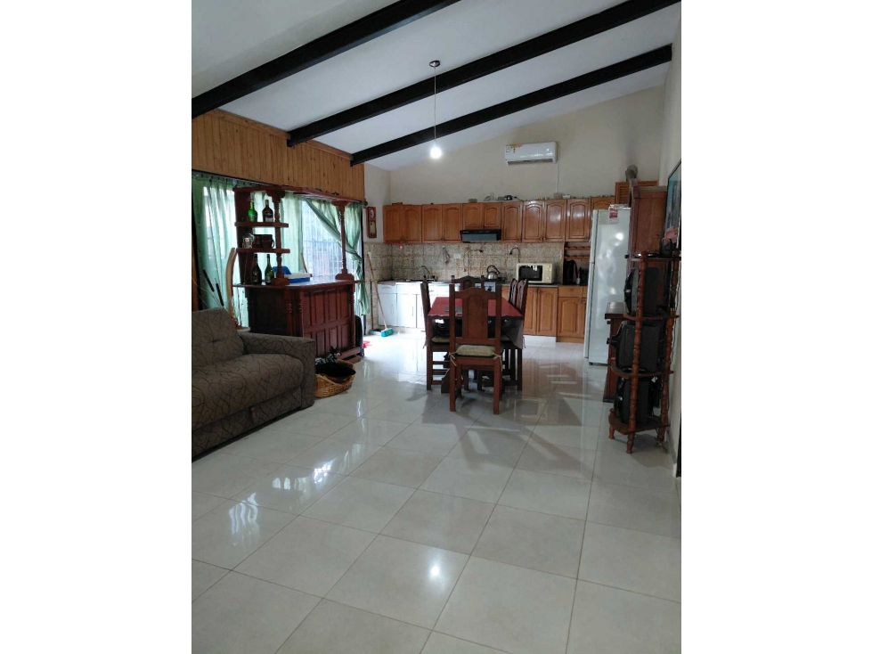 Casa En Venta con parque frente al rio. Carlos Paz - 4