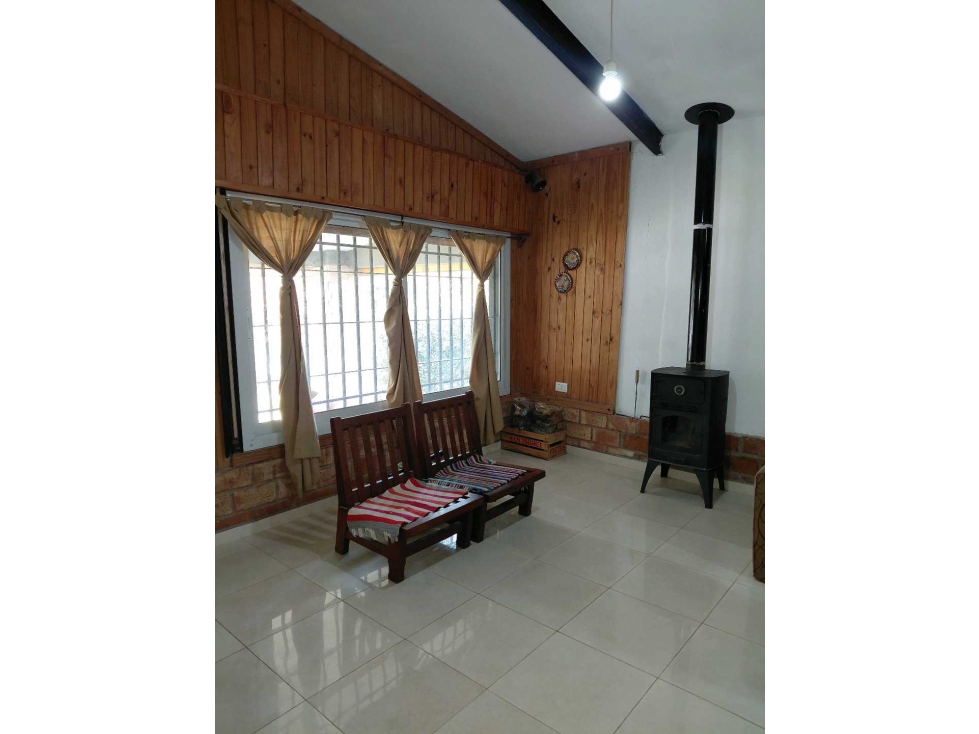 Casa En Venta con parque frente al rio. Carlos Paz - 5