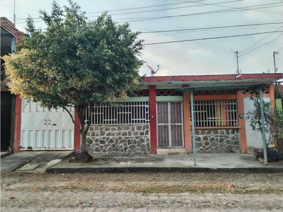 Casa en Venta con Posesión Inmediata en 5 de Febrero, Tapachula