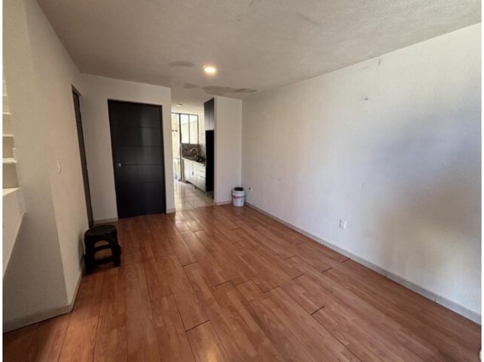 Casa en Venta con Posesión Inmediata en Campo Real, Zapopan - 3