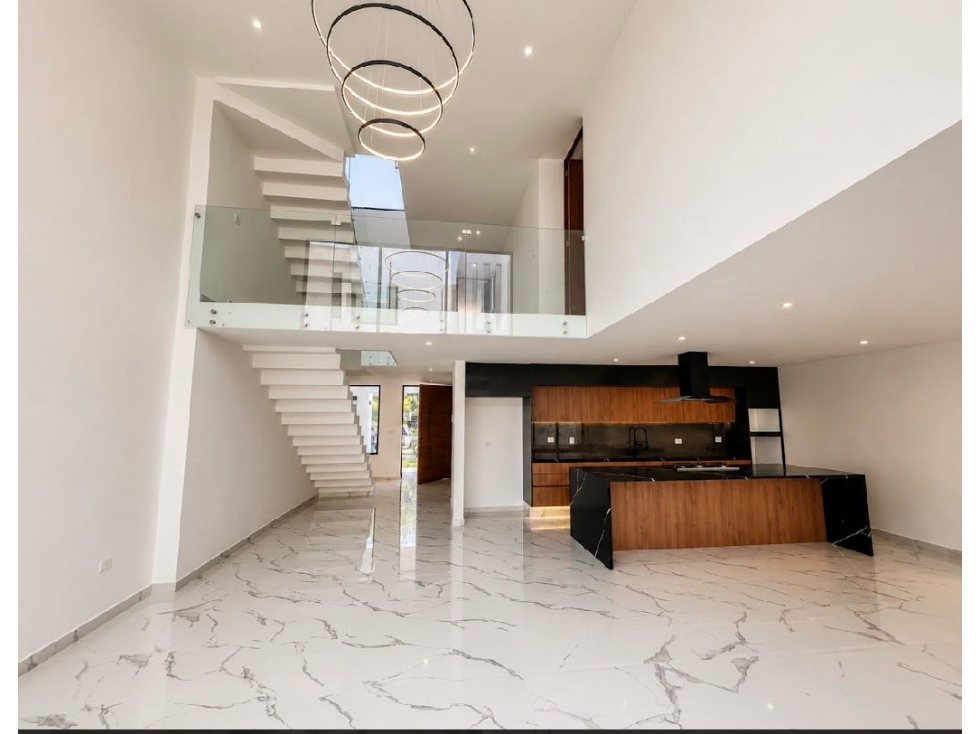 Casa en venta con recámara en PB, lomas de Angelipolis — foto 2