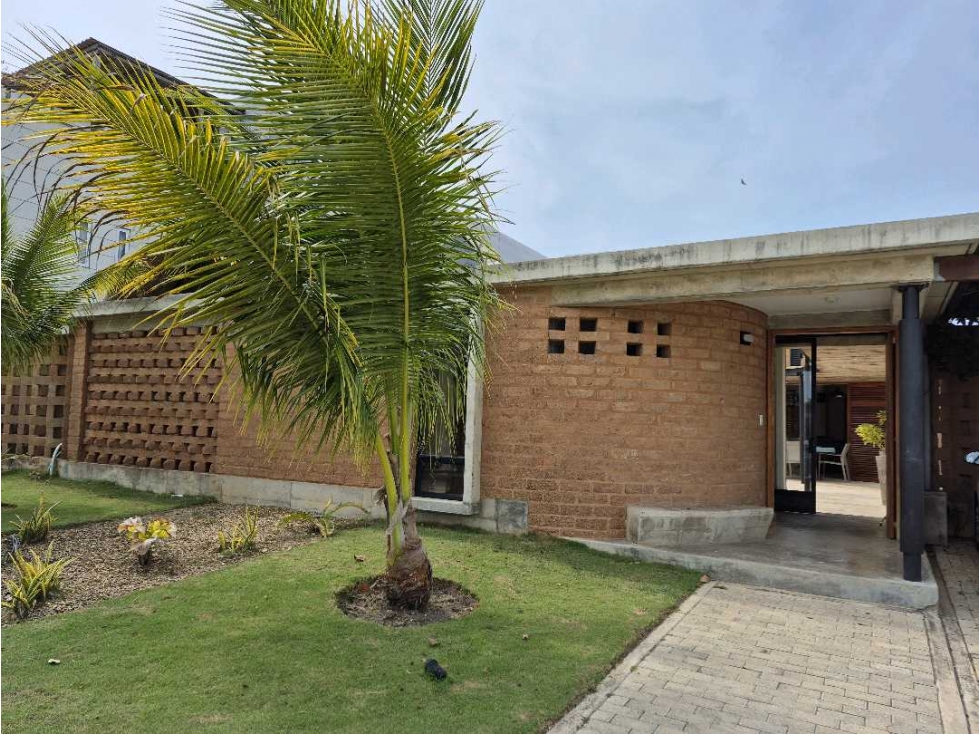 Casa en Venta Con Salida a la Playa en Palma Real Cartagena