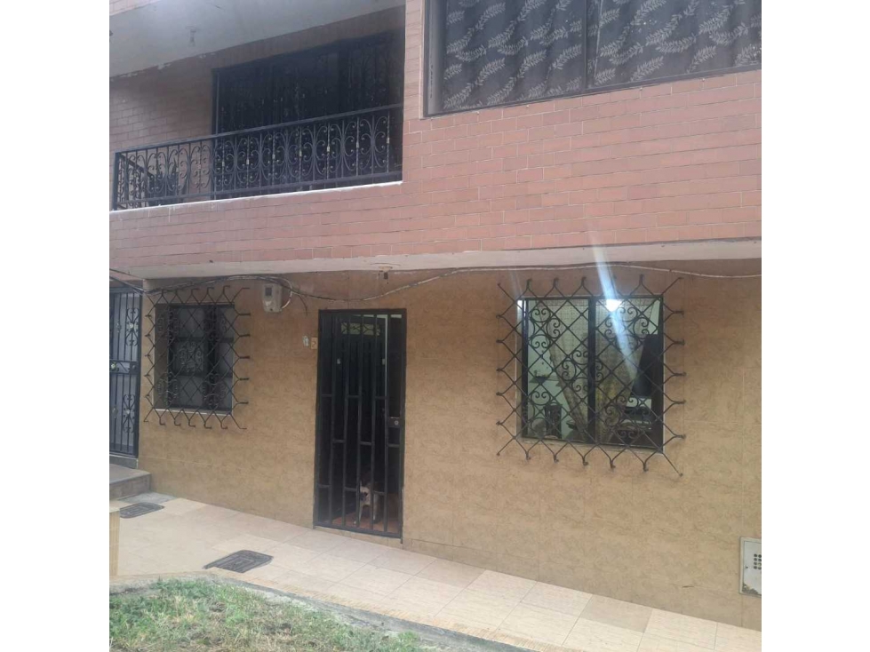 CASA EN VENTA CON SOLAR VILLAHERMOSA PARA REMODELAR