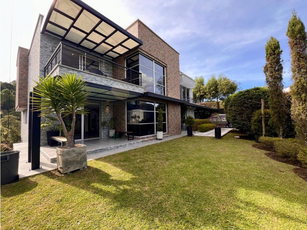 CASA EN VENTA CON UNO DE LOS MEJORES PRECIOS EN EL ALTO DE LAS PALMAS