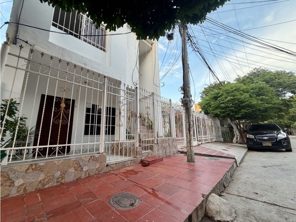 Casa Multifamiliar en venta Sector Los Olivos (Casa + 2 apartamentos)