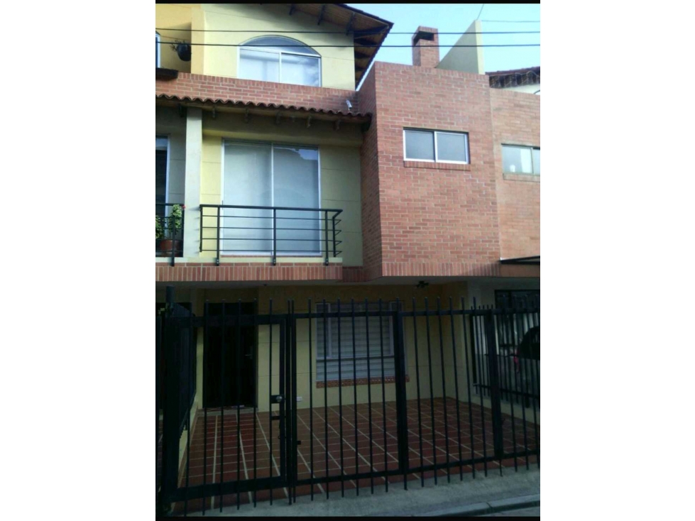 Casa en Venta barrio residencial en Cota