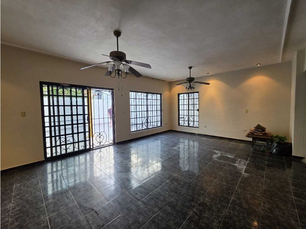 Casa en Venta cumbres 3 sec una planta con cuarto de servicio - 1
