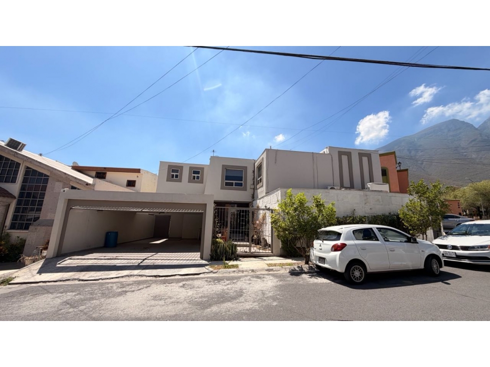 Casa en venta Cumbres 3er sector Monterrey - 1