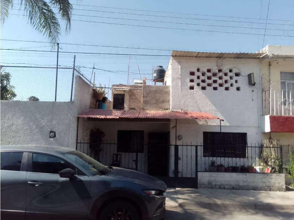 Casa en venta de 2 pisos en colonia 5 de mayo - 2