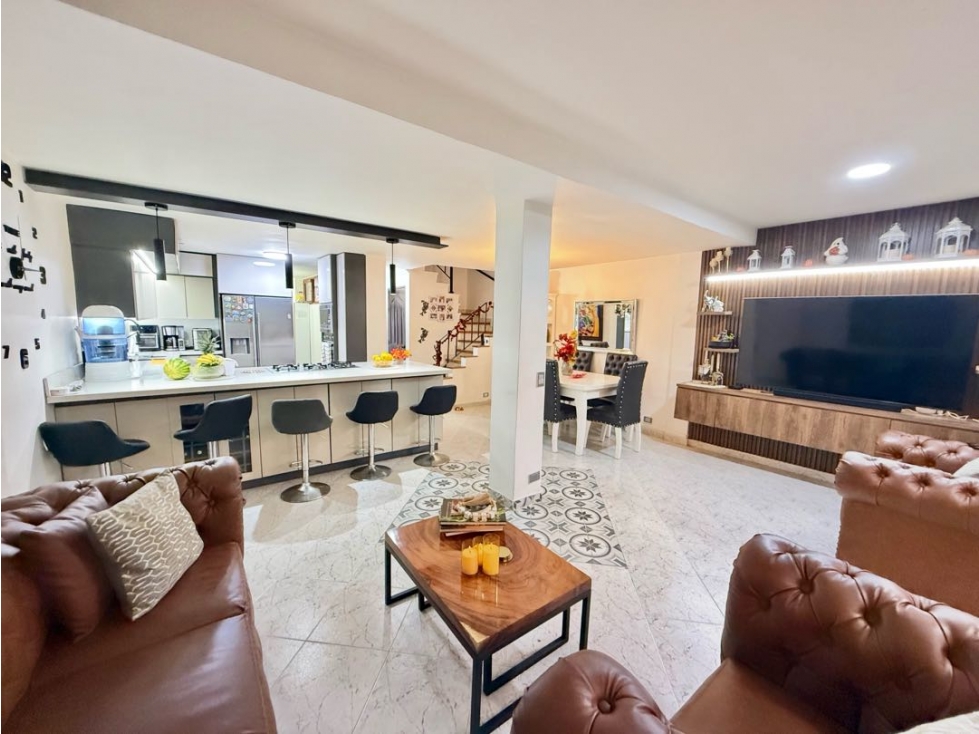 Casa en venta de 3 niveles en Envigado sector El Escobero — foto 5