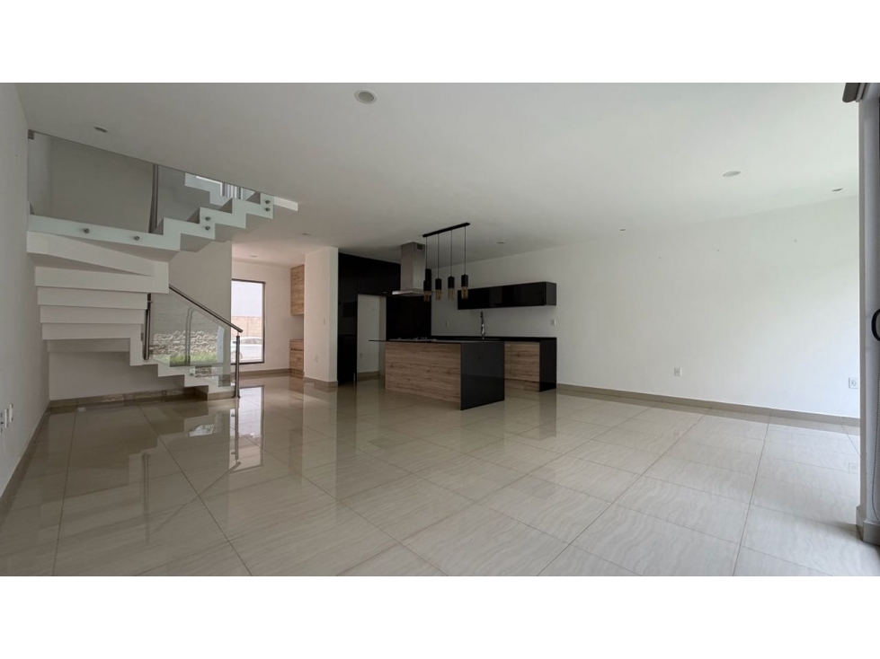 Casa en venta de 3 Recs y 234 mts de construcción en Lomas Angelopolis — foto 2