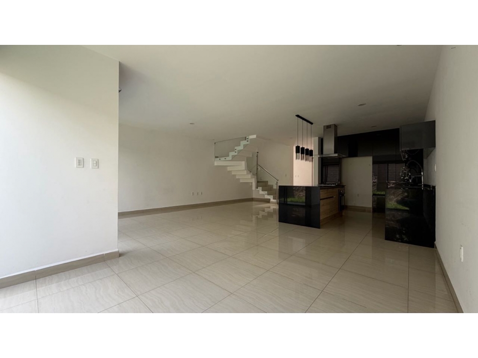 Casa en venta de 3 Recs y 234 mts de construcción en Lomas Angelopolis — foto 3