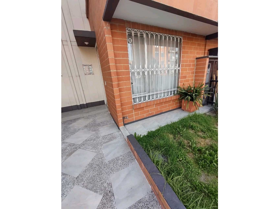 CASA EN VENTA DE TRES NIVELES ZIPAQUIRA VILLA MARIA