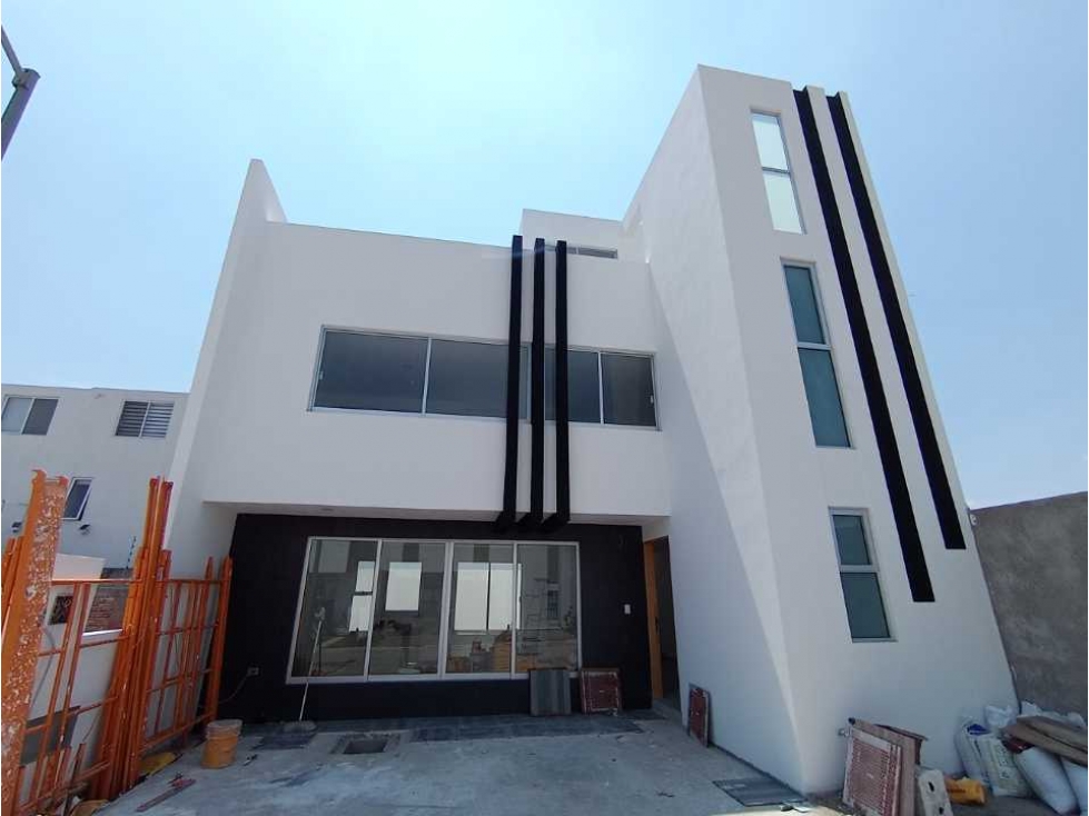 Casa En Venta Dentro De Fraccionamiento En Cholula - 1