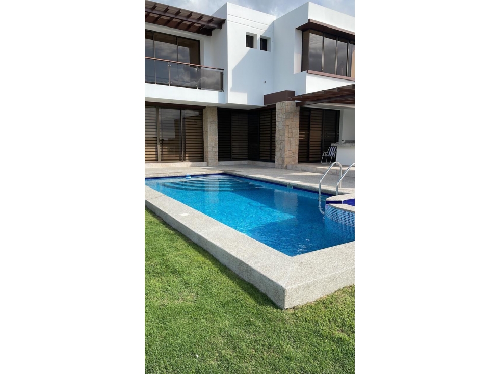 Casa en venta dentro de Urb. Montecristi Golf Club. - 2
