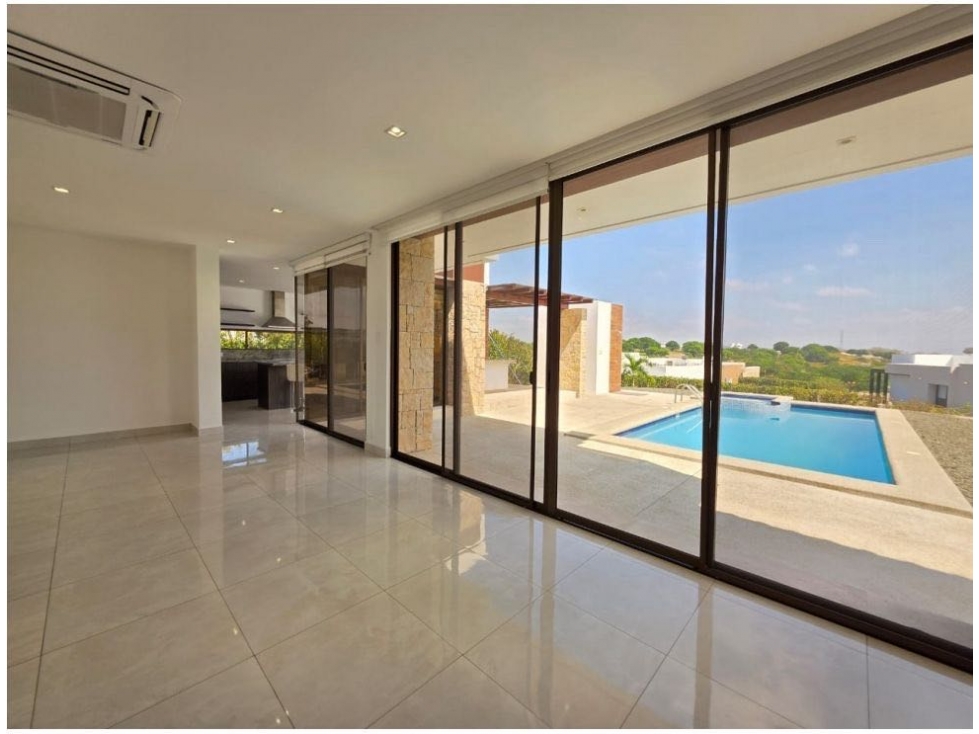 Casa en venta dentro de Urb. Montecristi Golf Club. - 6
