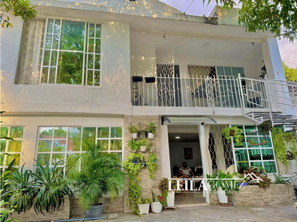 Casa En Venta Dividida en DOS APARTAMENTOS, Barrio Los Caracoles ctg