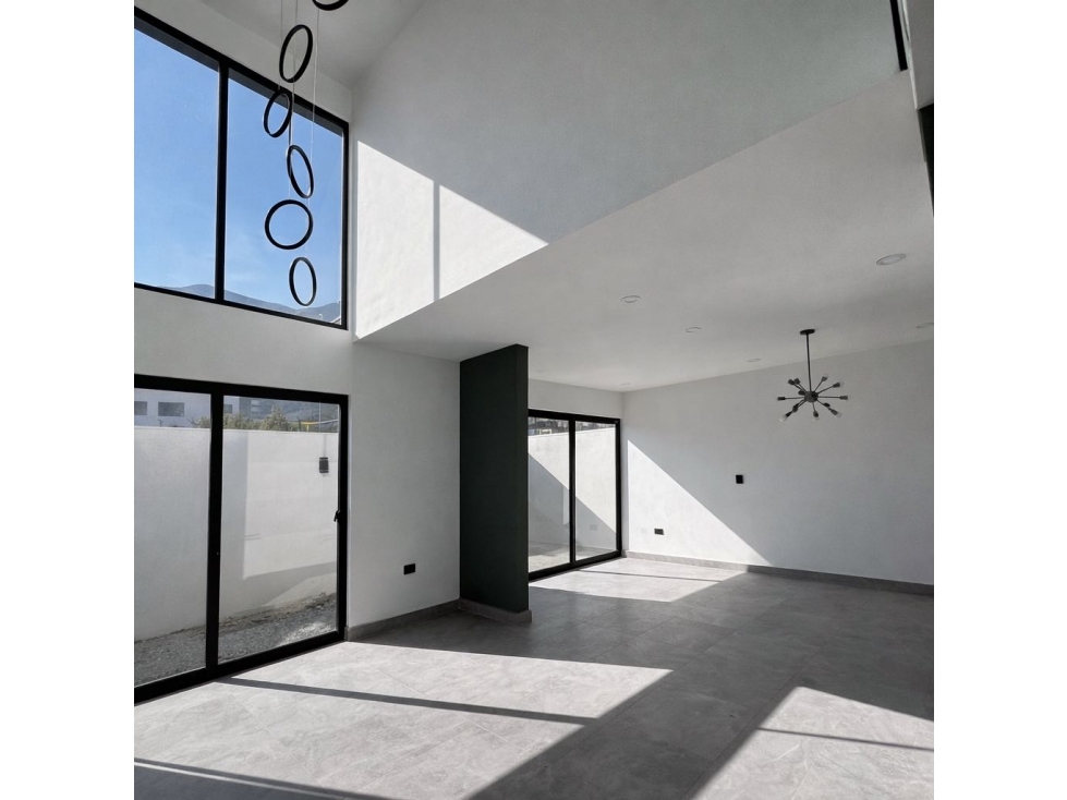 Casa en venta doble altura en Solana Residencial en Cumbres Garcia — foto 3
