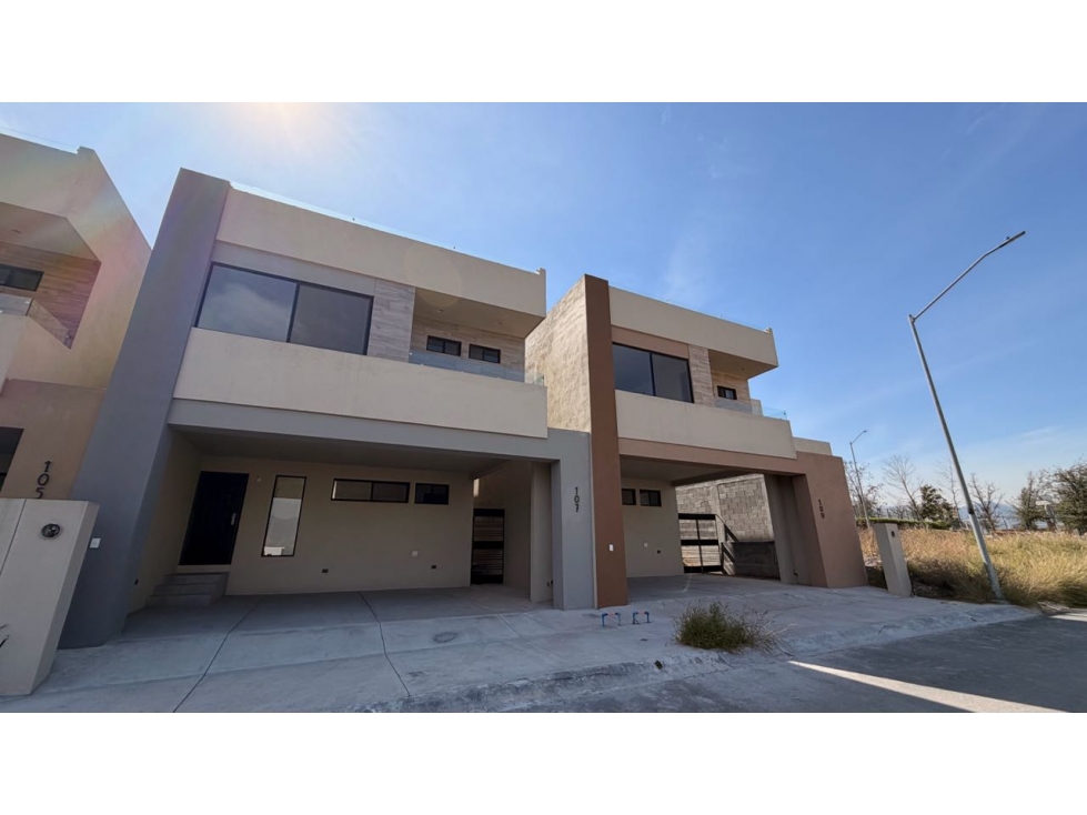 Casa en venta Dominio cumbres Arriba de Leones Monte Encinos - 1