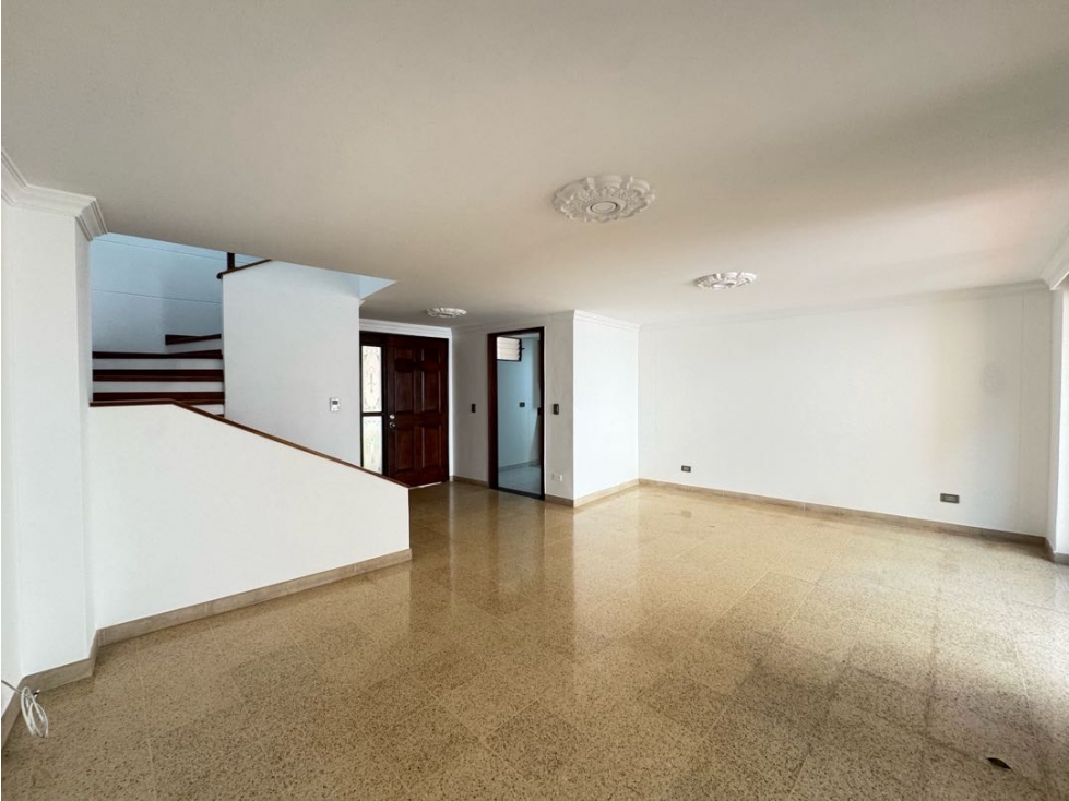 Casa en venta dos niveles Envigado sector transversal intermedia — foto 3