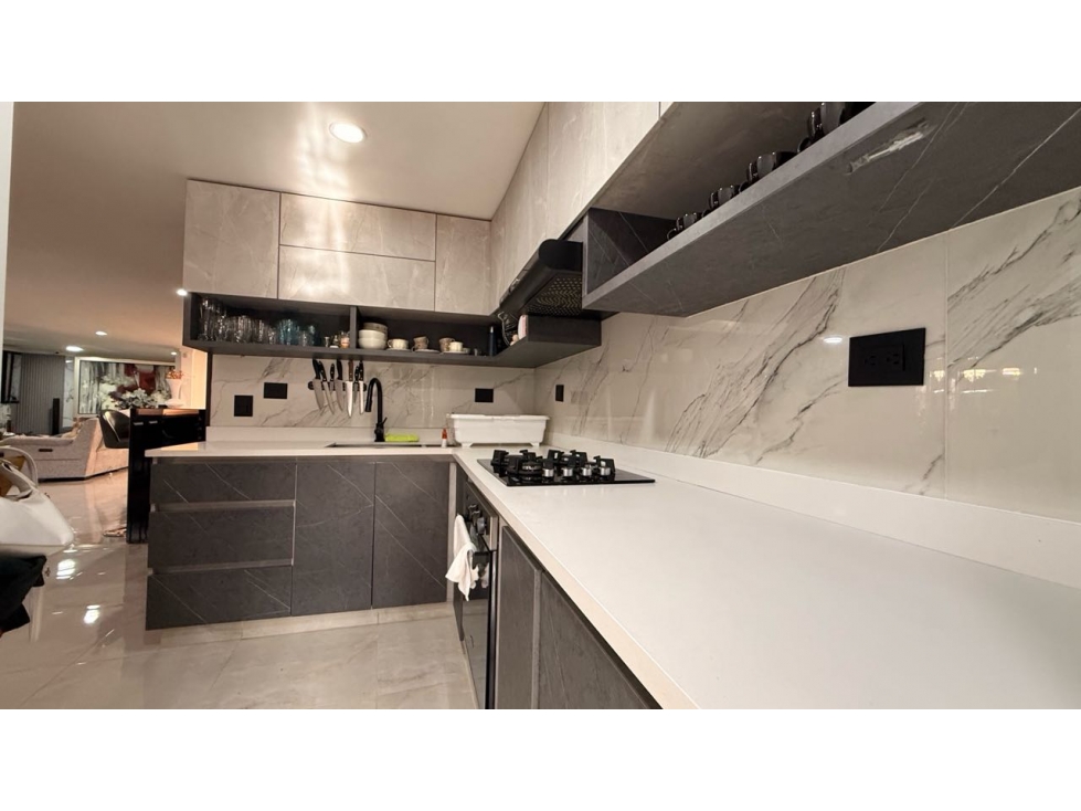 Casa en Venta dos niveles Envigado, cerca al mall Terrazina 270m2 — foto 6