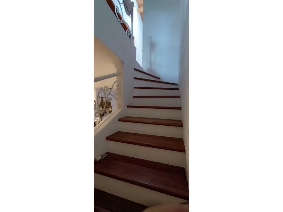 CASA EN VENTA DOS NIVELES- MÁS MANZARDA CAMINO VERDE ENVIGADO ANTIOQUI — foto 3