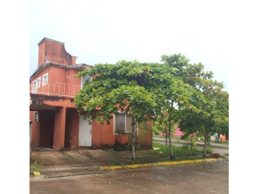 Casa en Venta en Agua Dulce, Veracruz - Oportunidad de Inversión - 1