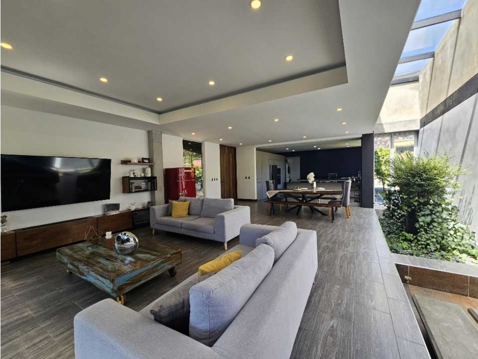 CASA EN VENTA EN ALTO DEL ESCOBERO