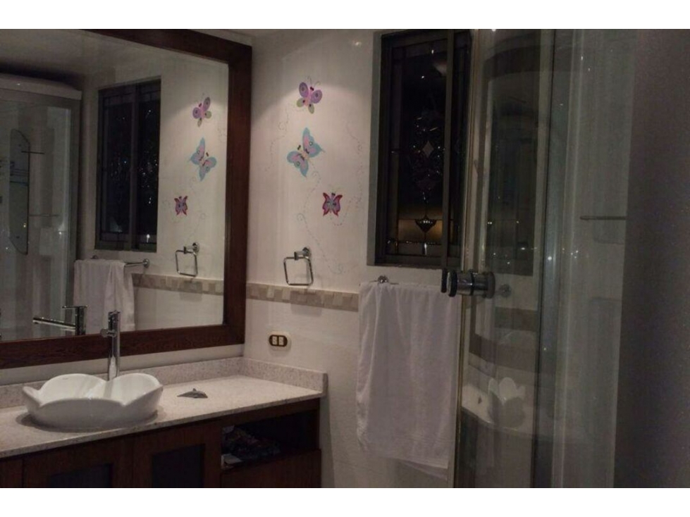 Casa en venta en Altos del Poblado, Medellín — foto 2