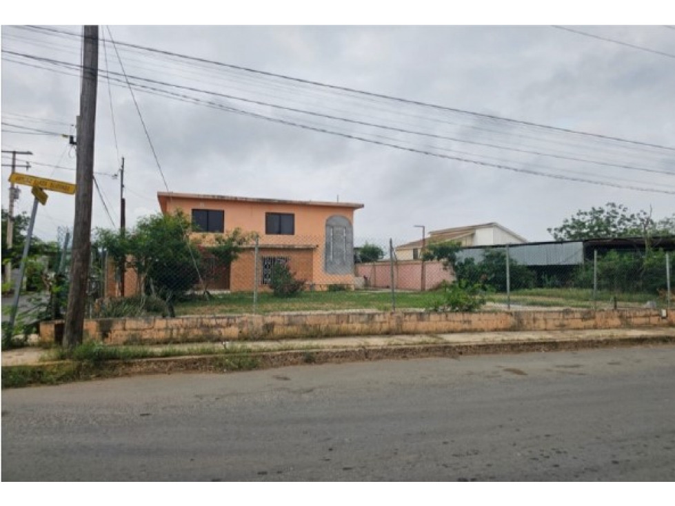 Casa en Venta en América El Caporal, Nuevo Laredo - Gran Terreno - 1