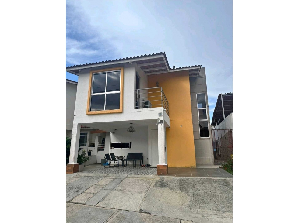CASA EN VENTA EN ARRAIJAN PH SANTILLANA