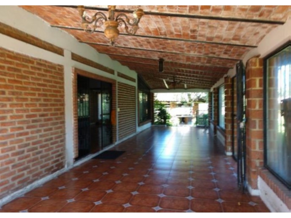 Casa en Venta en Balcones de La Calera, Tlajomulco | 1818 m² Terreno — foto 2